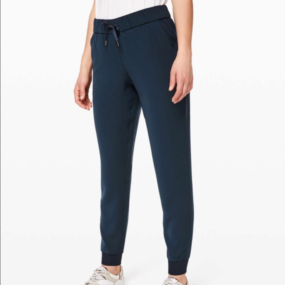 Lululemon On The Fly Jogger